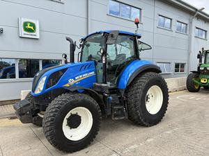 For Agricultural Tractor 2WD Diesel 90HP Gear Drive FPT Engine High Farm Tractor Powerful Hydraulic System Heavy Duty - Product Image 3