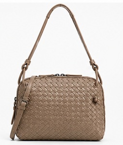 Sac à bandoulière en cuir véritable Gravs, fabriqué à la main, style bohème anglais, pour femmes - Product Image 1