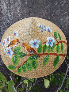 Sombrero Cónico Artesanal de Hoja de Palma de Bambú con Diseño Transpirable para Uso Diario en Agricultura y Presentación en Comercios - Product Image 4