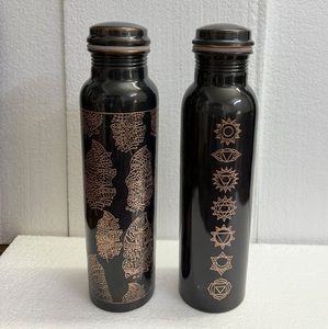 Juego de Botella y Taza de Agua de Cobre Puro Premium - Diseño Tradicional en Relieve, Vajilla Ayurvédica - Product Image 5