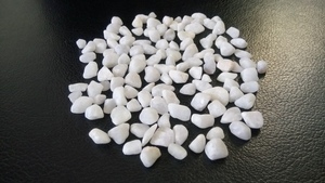 Agate blanche naturelle hautement polie galets et galets lisse décoration de jardin moderne pour l'aménagement paysager en pierre naturelle - Product Image 5