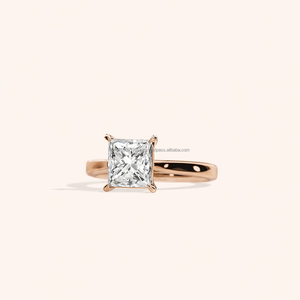 Anillo de Compromiso de Moissanita Contemporáneo en Oferta para Mujer con Inspiración Nupcial Vanguardista Disponible al Mejor Precio - Product Image 4