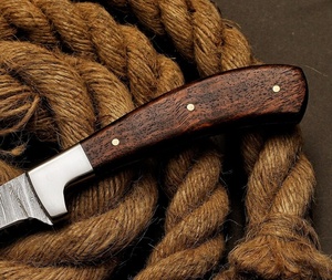 Cuchillo de Filetear de Acero de Damasco Hecho a Mano por A&M Enterprises con Mango de Madera de Palisandro, Refuerzo de Acero y Funda de Cuero a Juego - Product Image 4