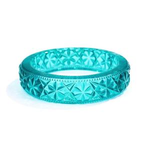 Nouveau bracelet sculpté au design élégant avec motif pyramidal géométrique, bijou unisexe classique pour femme, idéal pour mariage et fête - Product Image 1