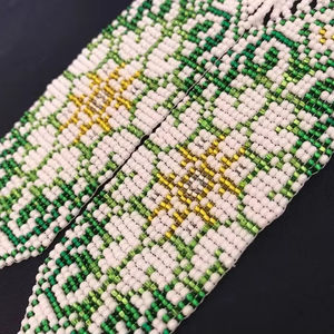 Collar de cuentas Gerdan ucraniano tradicional verde y blanco, de moda, collar tejido a la mano, collar de cuentas colorido de Ucrania - Product Image 6