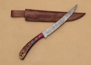Cuchillo de filetear de acero de Damasco personalizado con hoja de punta caída y borde serrado, mango de madera, funda de cuero, 11 pulgadas de longitud total, 1 hoja - Product Image 5