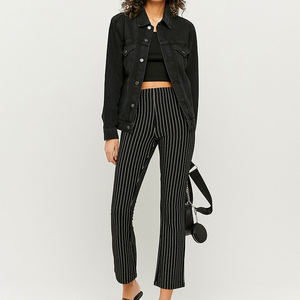 Wholesale Autumn Winter Long Sleeve Ladies Denim Jacket 2026 New Arrival Breathable Cotton Lined Casual Style - Product Image 1