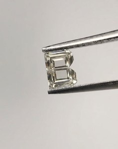 Diamantes cultivados en laboratorio con corte de letras del alfabeto de la A a la Z, blancos brillantes, claridad VVS, todas las tallas y formas disponibles en su pedido personalizado. - Product Image 2