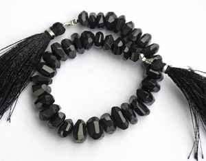 ลูกปัดสปิเนลสีดำธรรมชาติทรงเหลี่ยมแบบเม็ด ลูกปัดพลอยหลวมสำหรับทำเครื่องประดับแฮนด์เมด ขายส่ง - Product Image 1