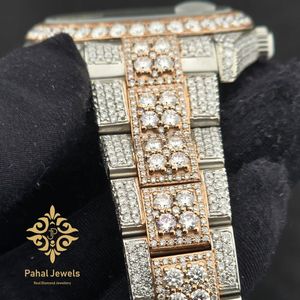 นาฬิกา Pahal Jewels ประดับเพชรและคริสตัลแซฟไฟร์ ตัวเรือนสแตนเลสสตีลสองสี พร้อมโมอิสซาไนต์ ดีไซน์หรูหราทันสมัยสำหรับทุกเพศ ขนาด 40 มม. ระบบอนาล็อก - Product Image 3