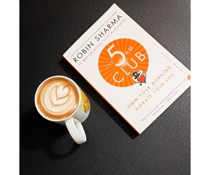 Le Club 5h du matin de Robin Sharma : Guide de la routine matinale, du succès et de la discipline (Édition brochée anglaise) - Product Image 2