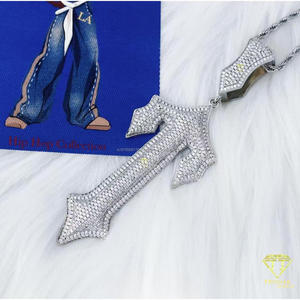 Colgante de Moissanita en Forma de Cruz Personalizado, Plata de Ley 925, Totalmente Cubierto de Circonitas, Collar de Diseño Exclusivo - Product Image 4