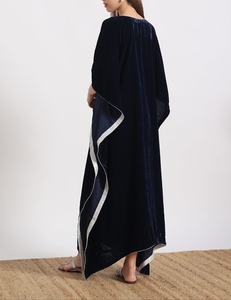 Elegante Kaftán Bordado de Dubái para Mujer, Kaftán con Cuello en V, Negro, Ropa Islámica Tradicional y Accesorios de Diseño - Product Image 6