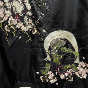 Chaqueta Sukajan Bordada a la Moda para Hombre, Tela Satén Ligera, Estilo Urbano Cómodo y Elegante - Product Image 5