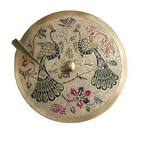 Boîte à épices Masala Dabba en laiton avec un design imprimé élégant et un couvercle gravé de fleurs, fabriquée à la main, contenant de rangement pour la cuisine - Product Image 1