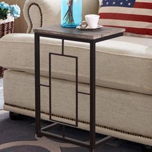 Table d'appoint industrielle en fer avec plateau en bois, idéale pour les appartements, offrant une faible encombrement et une présence esthétique maximale - Product Image 1