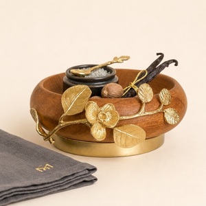 Bol de service artisanal en bois de manguier naturel avec poignée en laiton doré de luxe, bol décoratif artisanal pour fruits et en-cas - Product Image 3