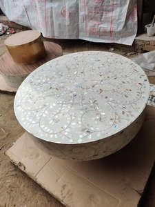 Table basse moderne écologique en coquille de luxe - Design rond de 48 pouces avec plateau en verre, étagère de rangement, meubles de style ottoman faits à la main, vente - Product Image 5