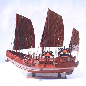 ARTISANAT DE LUXE - BATEAU DU DRAGON DE HA LONG Bateau traditionnel vietnamien fait main en bois naturel pour collection et décoration intérieure - Product Image 1