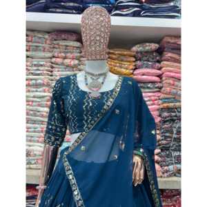 Magnifique Lehenga Choli brodé pour les fêtes et les tenues de club - Product Image 1