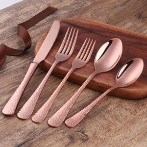 Juego de cubiertos metálicos ecológicos que promueve soluciones de comedor reutilizables con larga duración y belleza atemporal - Product Image 1