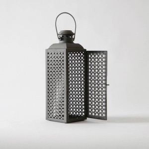 Lámpara Jali de Metal Negro Estilo Vintage con Trabajos de Calado, Ideal para Decoración de Balcones e Iluminación Ambiental Nocturna, Venta al por Mayor desde India - Product Image 6