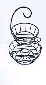 Cesta de frutas metálica con construcción duradera y estilo moderno, perfecta para hogares, cafeterías y restaurantes. - Product Image 3