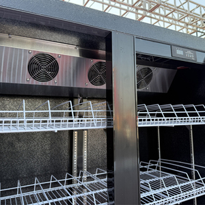 Vitrine réfrigérée verticale de haute qualité à quatre portes vitrées, grande capacité, refroidie par air, pour la présentation de vins - Product Image 2