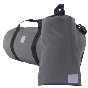 Nuevo Artículo: Bolsa Deportiva Unisex de Poliéster, 20-30L, Cierre de Cremallera, Correa Ajustable, Asa Suave, Color Gris Sólido, para Gimnasio y Uso Casual - Product Image 3