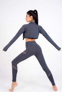 Nouvel Arrivage Ensemble de Yoga 3 Pièces pour Femme en Maille Unie Respirante - Extensible, Taille Haute, Coupe Ajustée pour la Gym et les Activités de Plein Air - Product Image 3