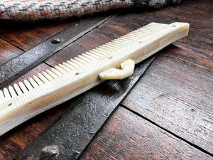 Peine de hueso vikingo: Peine para el cabello medieval hecho a mano por blossom craft india - Product Image 6