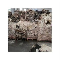 Pieles de vaca saladas de alta calidad, resistentes a las arrugas, a precio mayorista económico para cinturones, muebles, bolsos, equipaje y prendas de vestir.