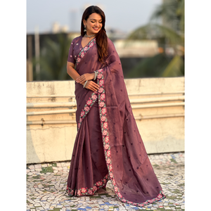 Sari brodé floral multicolore avec bordure ajourée, couleur vin pur, pour les mariages - Product Image 5