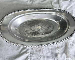 Plat de service ovale vintage plaqué argent, centre décoratif gravé avec bordure en corde pour hôtel et décoration intérieure - Product Image 4