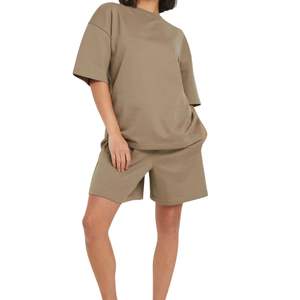 Conjunto de camiseta y pantalones cortos extragrandes para mujer, informal, de algodón, de verano, de dos piezas, ropa de estar por casa, venta al por mayor, OEM, personalizado - Product Image 3