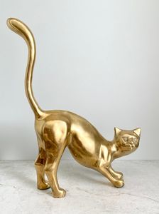 Centre de table décoratif en laiton en forme de chat pour la décoration de table console, d'étagère et d'intérieurs. - Product Image 2