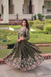 Lehenga Choli pour femmes, design moderne très demandé, broderie élégante, tenue de soirée, provenant d'un fournisseur indien - Product Image 3