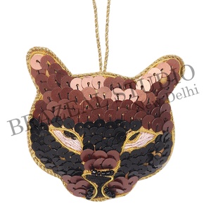 ผ้าปักต้นคริสต์มาสเป็นมิตรต่อสิ่งแวดล้อมทำด้วยมือตกแต่งโลโก้ที่กำหนดเองเครื่องประดับขายส่งที่มีอูฐ - Product Image 1