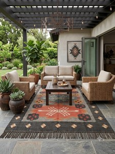 Tapis de couloir tribal en laine et jute du sud-ouest, fait main, géométrique, style bohème, avec pompons, pour la décoration des couloirs et entrées - Product Image 6