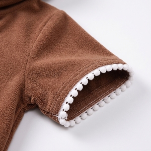 Robe de plage à capuche pour filles avec logo personnalisé, 100 % polyester, manches courtes, fermeture éclair sur le devant, ourlet à volants, tenue de plage et de piscine mignonne, fournisseur - Product Image 6