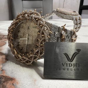 นาฬิกาข้อมือผู้หญิงแบรนด์ดัง โมอิสซาไนต์ไร้สี เกรด VVS กลไกควอตซ์ ดีไซน์สี่เหลี่ยมโบราณ ชุบทองคำขาวแบบไอซ์  แบบอนาล็อก  ขายส่ง - Product Image 3