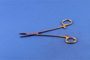 Portaagujas OLSEN-Hegar de 14cm-18cm, Acero Inoxidable, MayoMed TC, Portaagujas de Inserción, Instrumentos Quirúrgicos con Certificación CE - Product Image 2