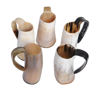 Mug en corne naturelle de haute qualité, poli à la main, sculpté à la main, style viking, couleur naturelle, FAIZA CRAFT, pour boire du vin ou de la bière, personnalisable - Product Image 1