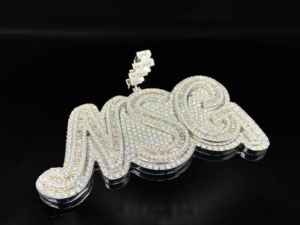 Pendentif unisexe The Ice Legacy Premium Iced CZ Diamond Look Alloy Silver Plated Hip Hop Grand Icon - Product Image 4