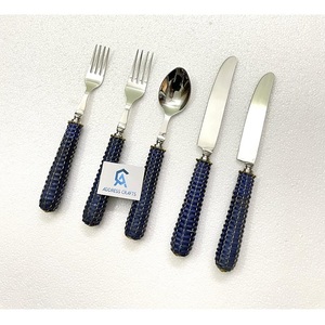 Ensemble de couverts élégants bleus avec poignée en rotin, finition polie miroir, pour mariages, événements et maisons, couverts durables en acier, cuillère et fourchette - Product Image 1