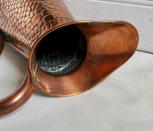 Carafe à eau en cuivre pur faite à la main, motif crocodile gaufré vintage, carafes pour la maison, le restaurant, l'hôtel, carafe en cuivre - Product Image 2