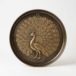 Plateau mural suspendu Meenakshi en laiton antique, fait main, motif animalier traditionnel, 40 cm, décoratif, pour la maison, cadeau de mariage - Product Image 1