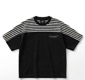 Camiseta de Algodón Grueso con Logotipo Personalizado, Estilo Urbano para Hombre, con Paneles a Rayas y Hombros Caídos - Product Image 1