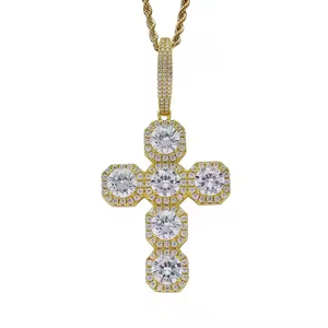 Pendentif Croix Chrétienne Vintel VE104 en Argent 925 Plaqué Or avec Moissanite, Sertissage Griffe Glacée, Unisexe, Style Hip Hop, Certifié par une tierce partie - Product Image 3