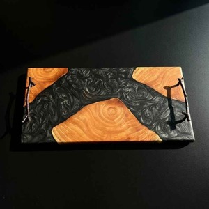 Plateau de service décoratif en résine et bois fait main, très demandé, pour la maison, la table à manger, la cuisine, le restaurant, l'hôtel et les cadeaux, en vente - Product Image 1
